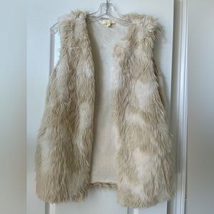 Dani women’s small faux fur vest